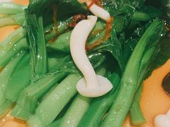 手捏菜炒蘑菇-新白鹿餐厅(爱琴海购物中心店)