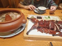 -老滇山寨•云南特色菜•地方菜•民族风情歌舞表演(金碧店)
