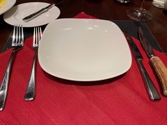 -恰餐厅及酒吧 CHAR Bar & Grill (北京丽都皇冠假日店)