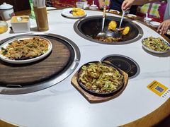 -人民公社铁锅炖·东北菜(卫国道店)