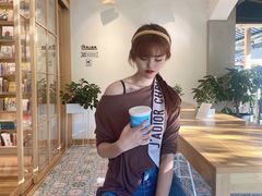 -猫的天空之城概念书店(束河店)