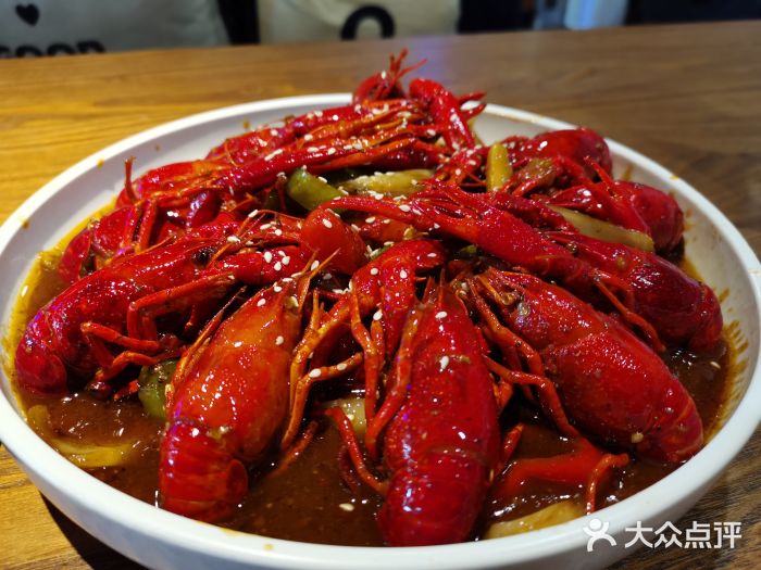 虾元素品质川菜麻辣小龙虾图片