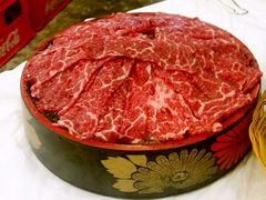 牛肉-鲜入围煮花胶鸡海鲜火锅