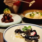 一块肉竟能在口中融化‼️这儿的菜真甜~