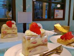 草莓拿破仑酥-KNOTKNOT珞珞·日式甜品(K11店)