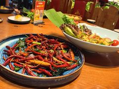 -老滇山寨•云南特色菜•地方菜•民族风情歌舞表演(金碧店)