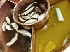 菌王奇香锅-滇釜火锅·能喝汤的火锅(车公庄店)