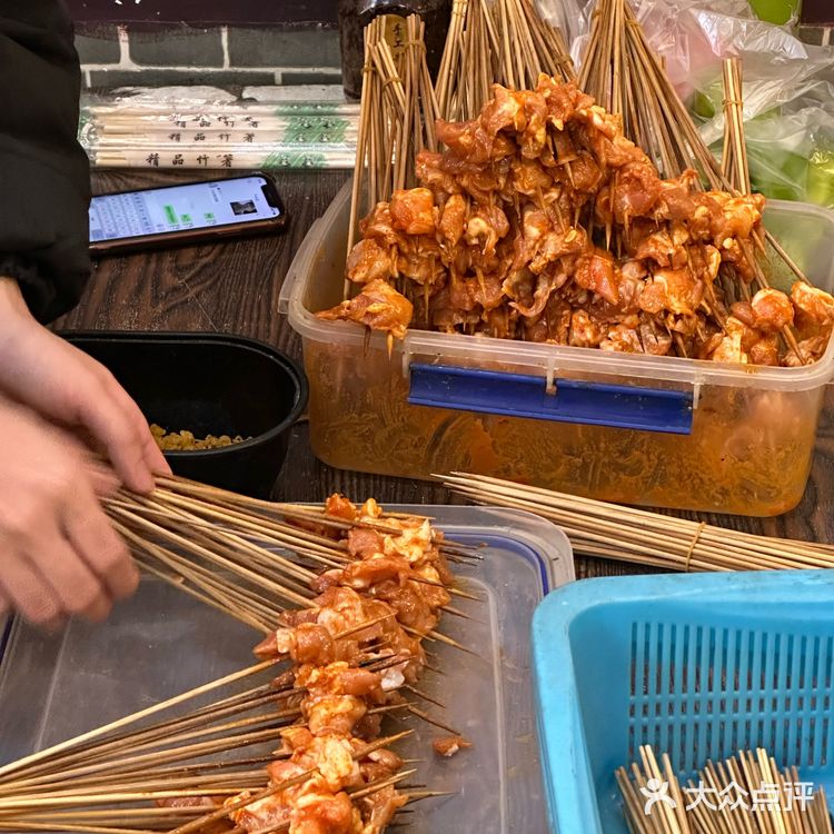 成都探店｜烟火气很浓的烧烤店夜宵好去处[色]