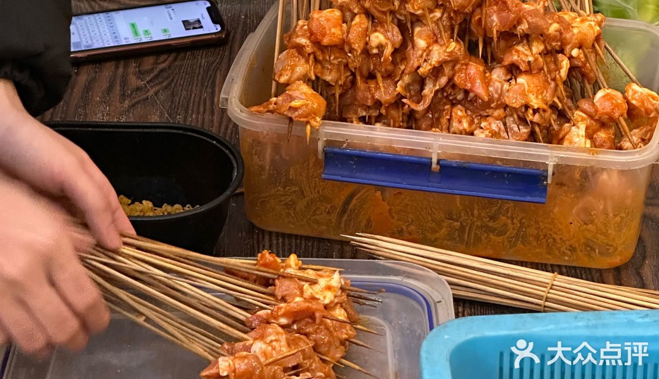 成都探店｜烟火气很浓的烧烤店夜宵好去处[色]