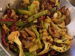 -渔语鱼新川菜Bistro(万象天地店)