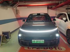 -理想汽车(世纪汇店)