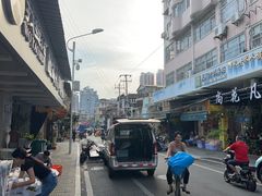 -溪岸路花鸟市场