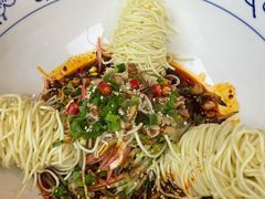 大碗鸡丝凉面-有红鸡毛店·川菜(建设路店)