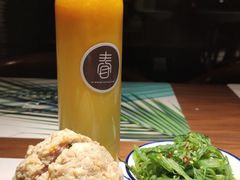 咸蛋黄狮子头-十面春风·江南面馆(崇宁路店)