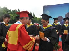 -上海市民办金苹果学校