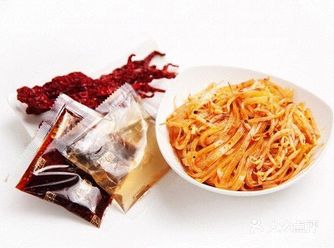 我买的那家魔芋凉皮，送得是这种擀面皮的料包