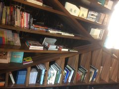 -钟书阁(松江泰晤士小镇店)