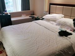 -燕山大酒店