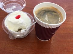 -红宝石·鲜奶小方·海派西点房(南丹店)