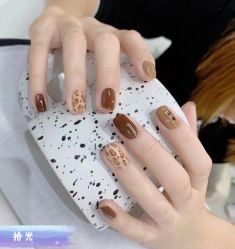 -拾光美甲美睫半永久