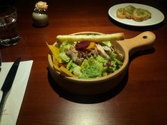 嫩叶蔬菜沙拉-鹿萤季·营地小馆(皇后公园店)