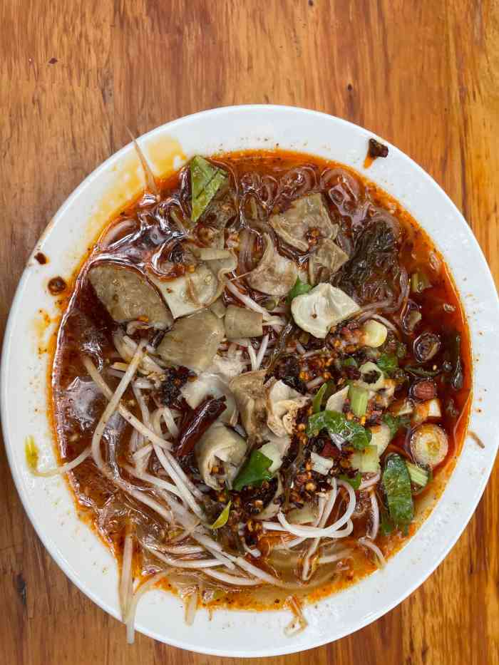 王记正宗铜锅冒节子肥肠粉(总店)-"分量可以,味道不错.吃了好几年了.