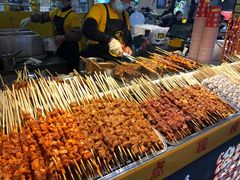 -八一路好吃街(雨田商务大厦店)