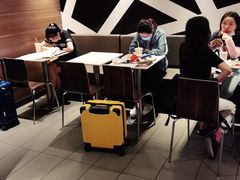 -麦当劳(汉口火车站候车室店)