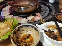 -阿山卓·野生菌火锅·纳西火塘烤肉