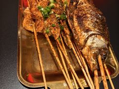 -何师烧烤Pro ·小龙虾·江湖川菜·精酿啤酒(太古里旗舰店)