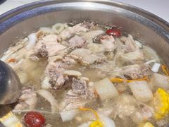 -喃喃椰·糟粕醋·椰子鸡火锅(七堡花园店)