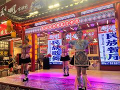 -刘姐啤酒鱼民族演艺餐厅(西街总店)