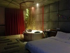 picture-天鹅恋主题酒店(光谷广场步行街店)