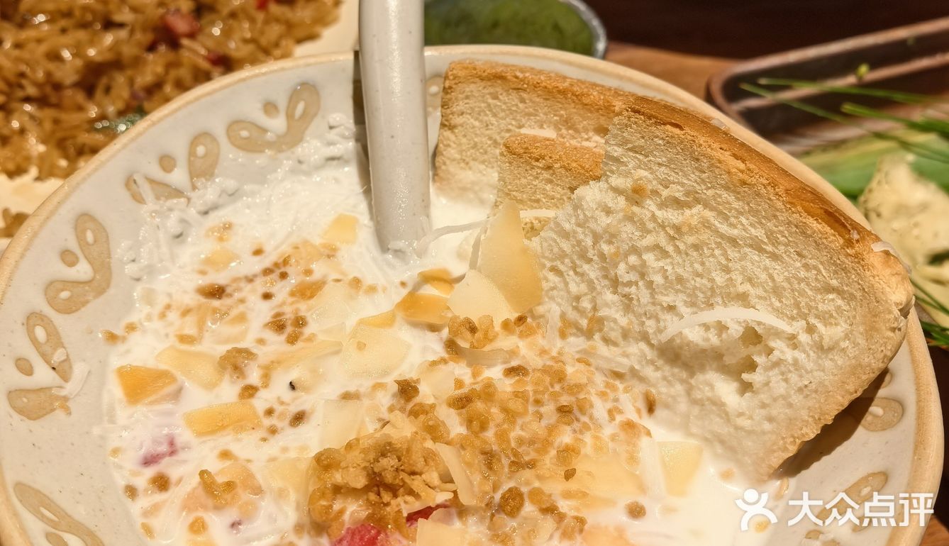 强推蜂蜜烤鸡和包烧野生菌！泡鲁达特别大一碗