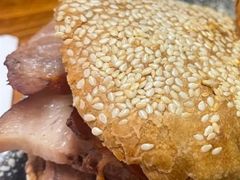 -老天桥酱肉烧饼夹肘子(天桥店)