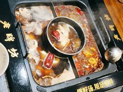 -老牌坊云南鱼豆花火锅(哈西万达店)