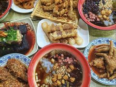 -爆炸头阿姨小四川正宗川味小吃(无任何分店)