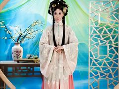 -九月鹰飞汉服摄影工作室