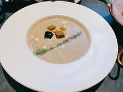 黑松露蘑菇汤-YUE·6·西式融合餐厅(外滩六号店)