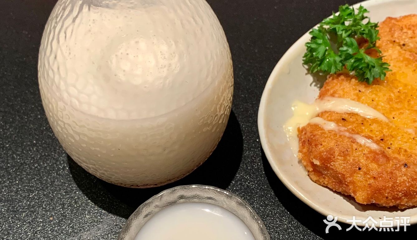想了几天的脑花榴莲鹅肝寿司🍣昨晚上吃到了[调皮]
