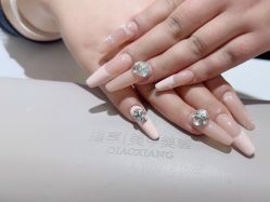 -瞧·享轻奢美甲美睫