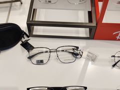 -罗伯特眼镜·蔡司官方授权(前海桂湾店)
