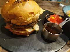 -HIGH FIVE哈福手工汉堡(桂林路店)