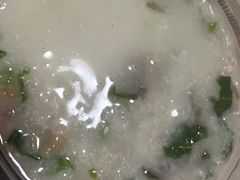 皮蛋瘦肉粥-穗银肠粉店(东川路店)