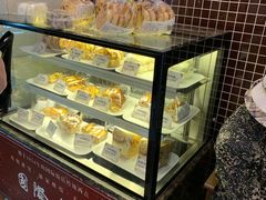 面包甜点陈列柜-国际饭店·帆声西饼屋(黄河路店)