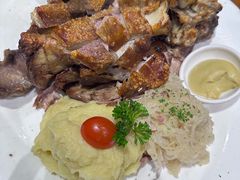 烤猪肘-申德勒加油站餐厅(三里屯北小街店)