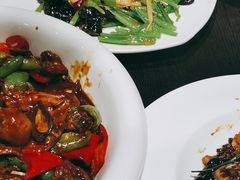 山芹炝炒豆黄金-老牌坊鲁菜名店(美莲广场店)