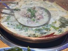 -洱火云南酸菜牛肉火锅(石景山当代商城店)