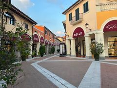 -佛罗伦萨小镇广佛名品奥特莱斯(疏港路店)