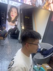 点击看大图 -藤野造型专业烫染接发